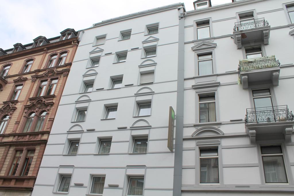 Ambassador Hotel Frankfurt am Main Exterior photo